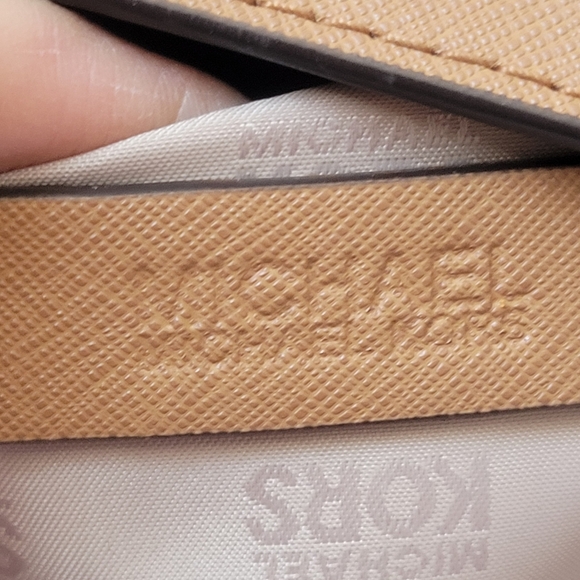 Michael Kors Dillon Satchel Vanilla & Acorn Signature - Picture 11 of 16